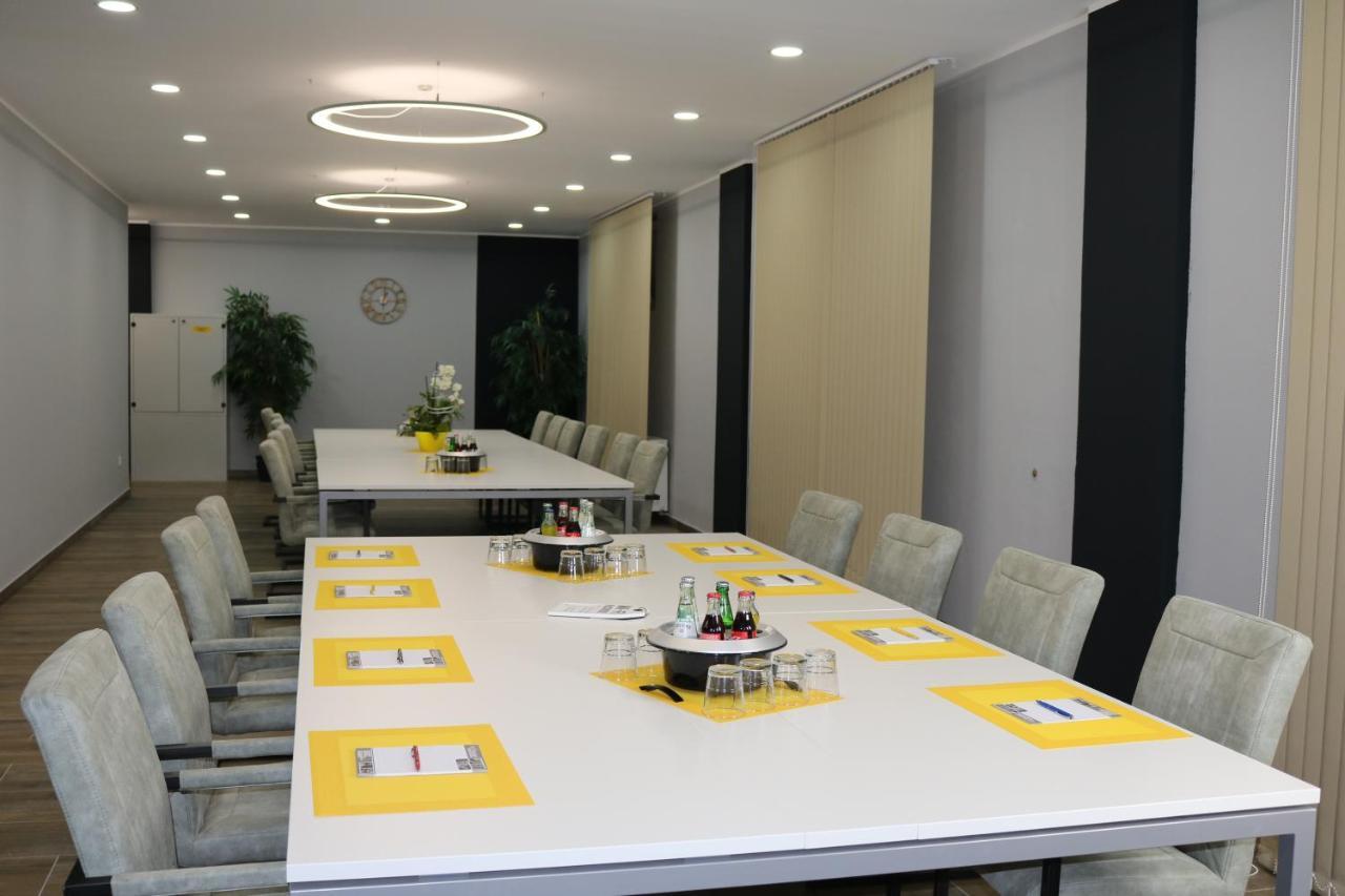 Vitalounge Sports & Spa Hotel Gelsenkirchen Buitenkant foto